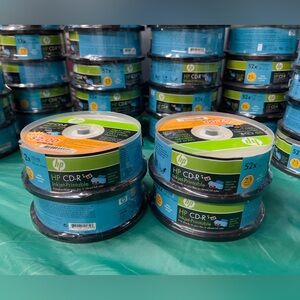HP CD-R Inkjet Printable 52x 700 MB Data 80 Minutes 100 Pack Blank Recordable CD